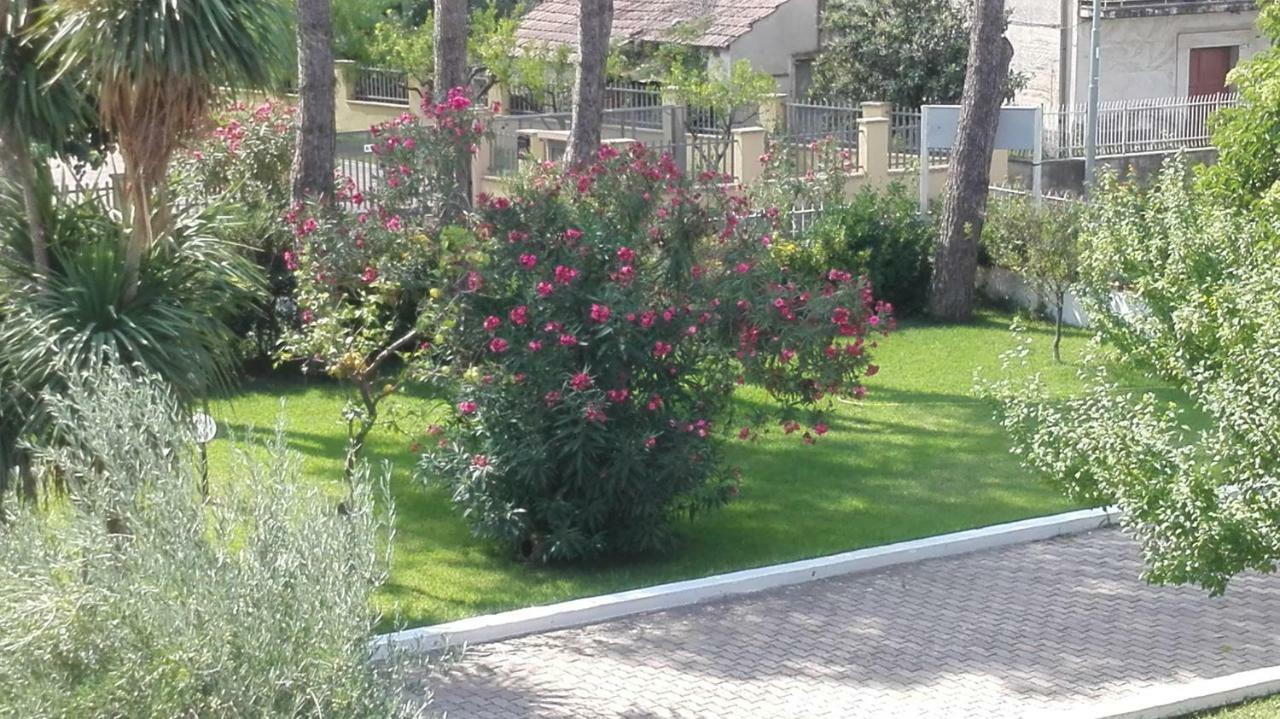 B&B Villa Di Bartolomeo Capaccio Exterior foto